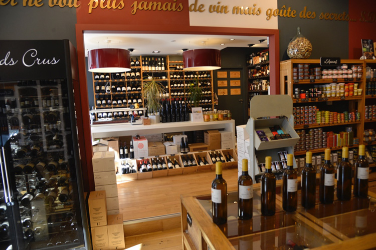 CaveDor_2 Article sur le beaujolais nouveau avec Frédéric Blanc, La Cave d'or à Lyon